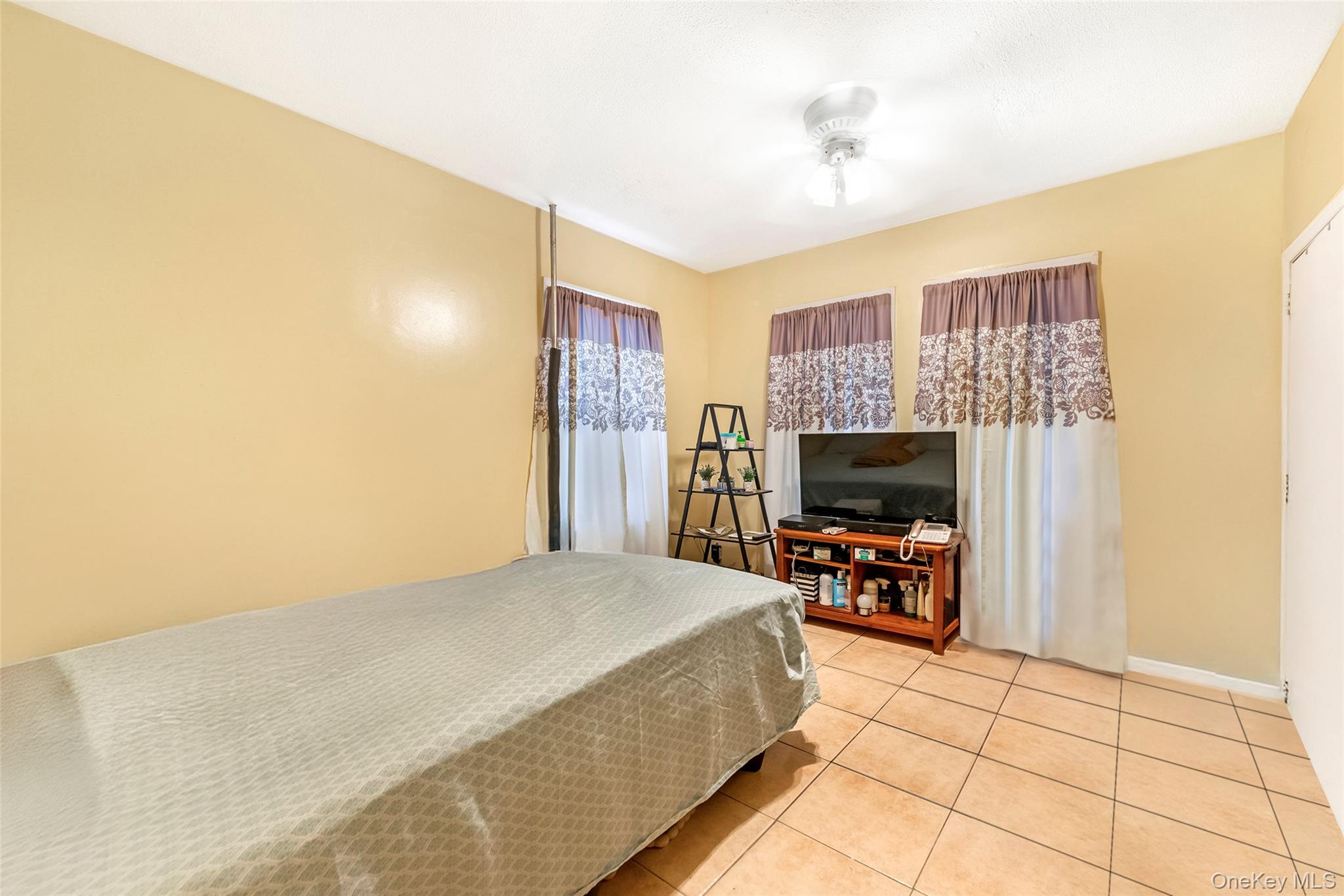 #4 photo, 6 Gipson Street, Far Rockaway , NY 11691