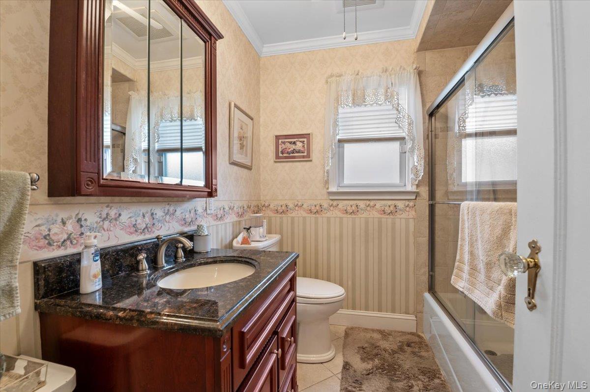 #16 photo, 11 Walker Street, Malverne , NY 11565