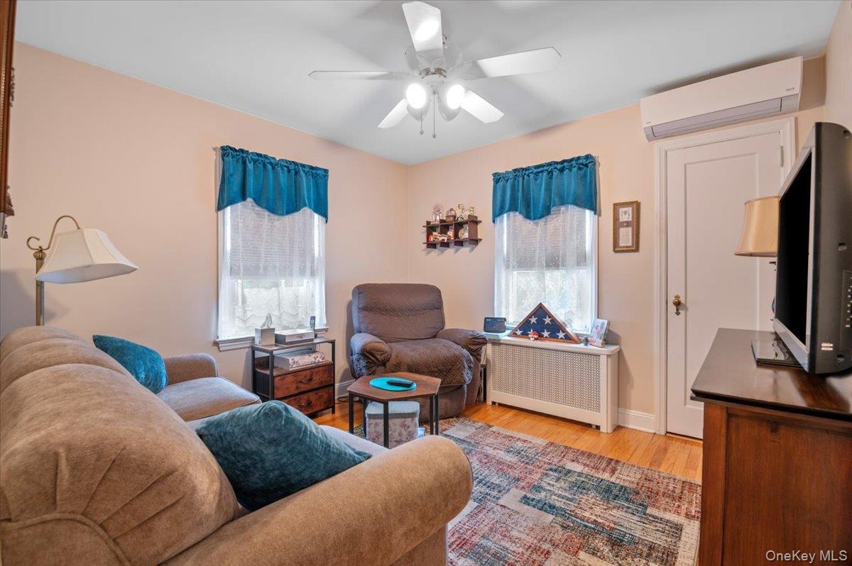 #17 photo, 11 Walker Street, Malverne , NY 11565