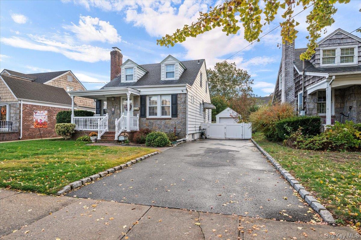 #2 photo, 11 Walker Street, Malverne , NY 11565