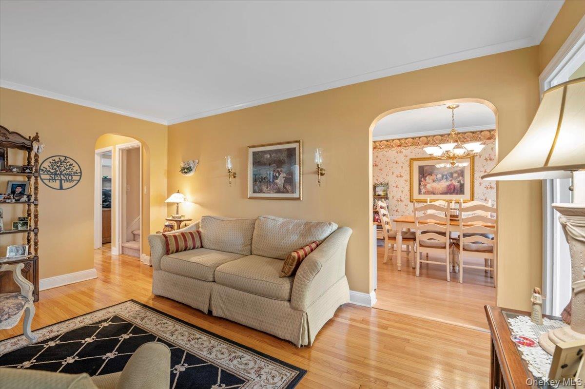 #5 photo, 11 Walker Street, Malverne , NY 11565