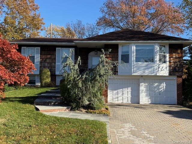 #1 photo, 19 Carriage Road, Roslyn , NY 11576