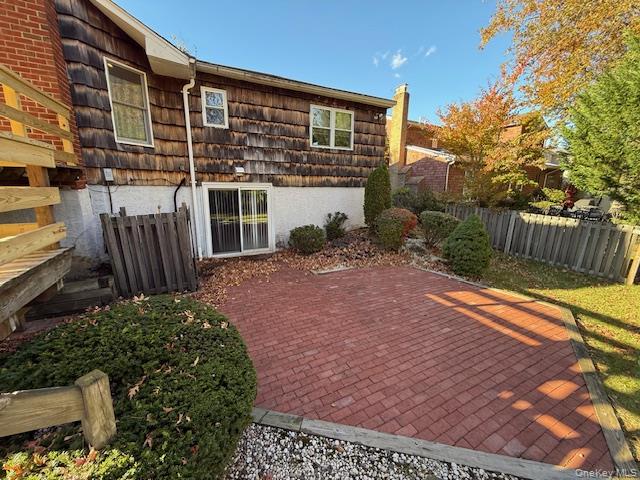 #16 photo, 19 Carriage Road, Roslyn , NY 11576