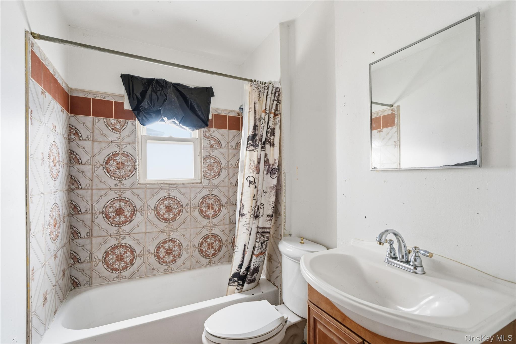 #16 photo, 30 Catlin Avenue, Roosevelt , NY 11575