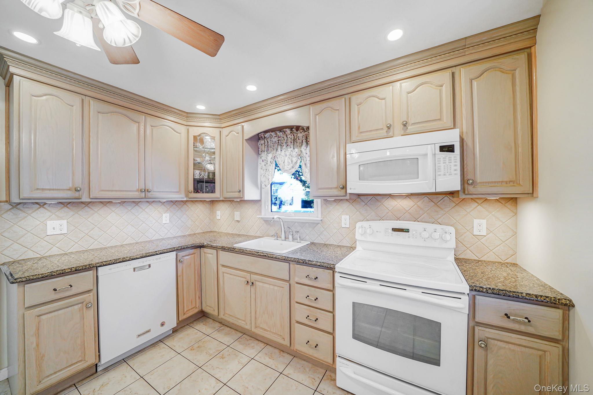 #8 photo, 199 Claxton Avenue, Bellmore , NY 11710