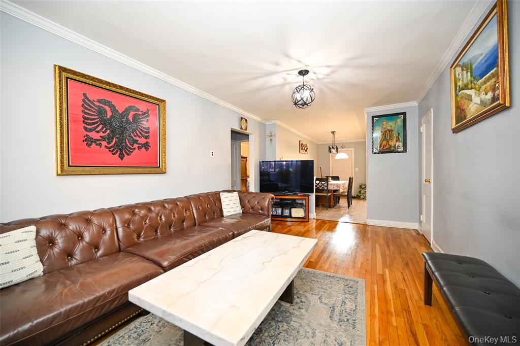 #4 photo, 72-08 150th Street, Kew Garden Hills , NY 11367