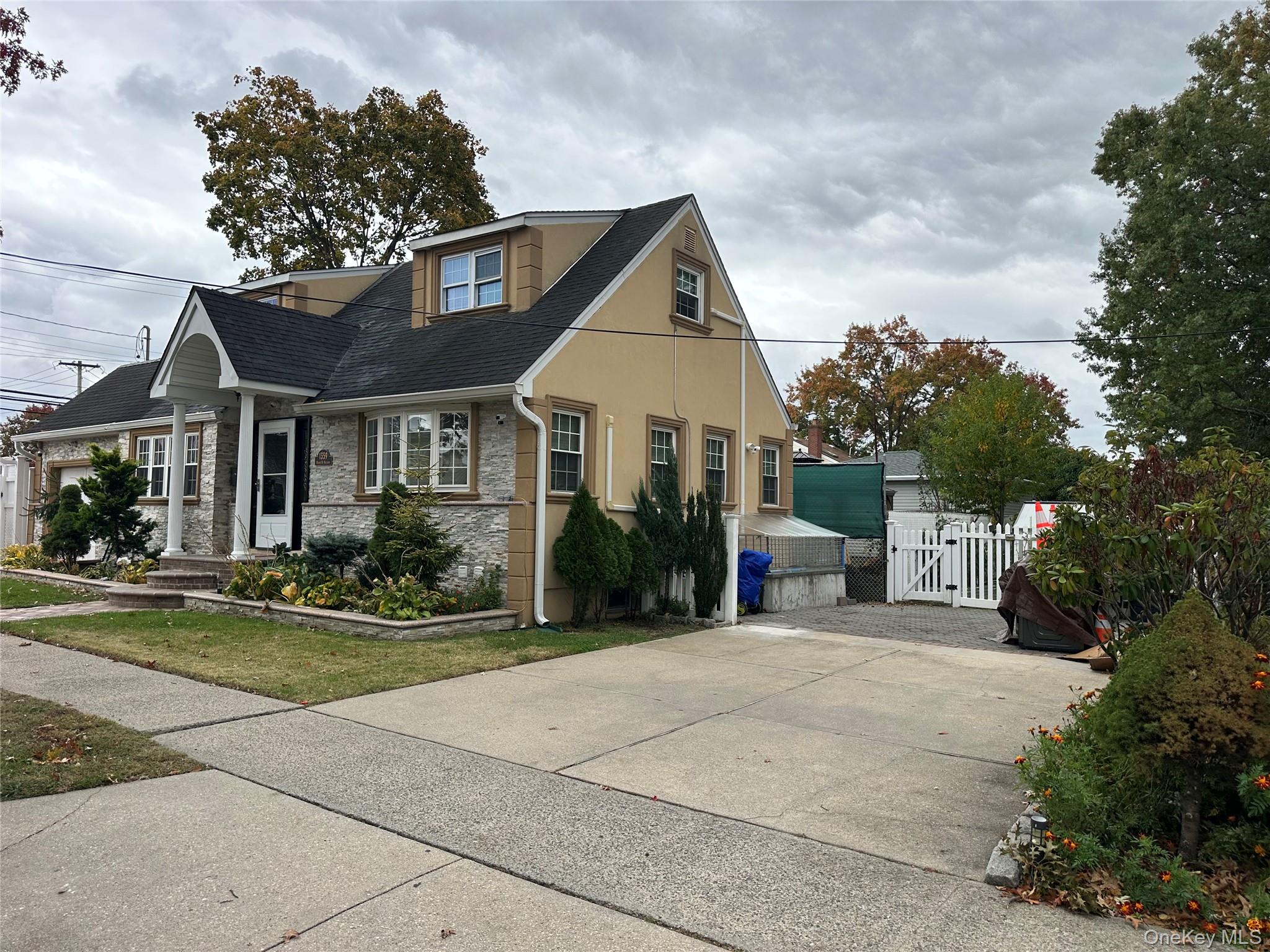 #2 photo, 1359 Madison Street, Elmont , NY 11003