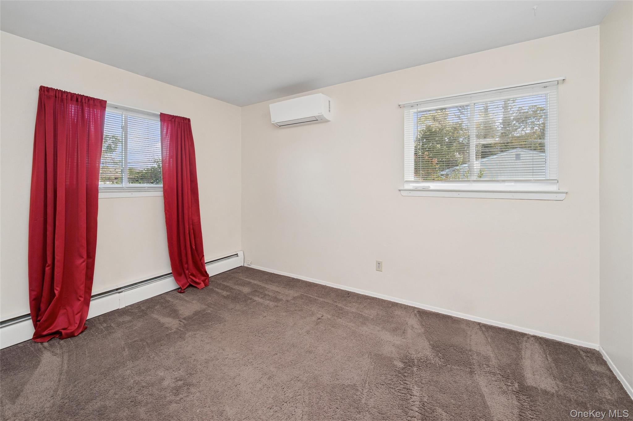 #16 photo, 80 Andrew Avenue, Islip Terrace , NY 11752