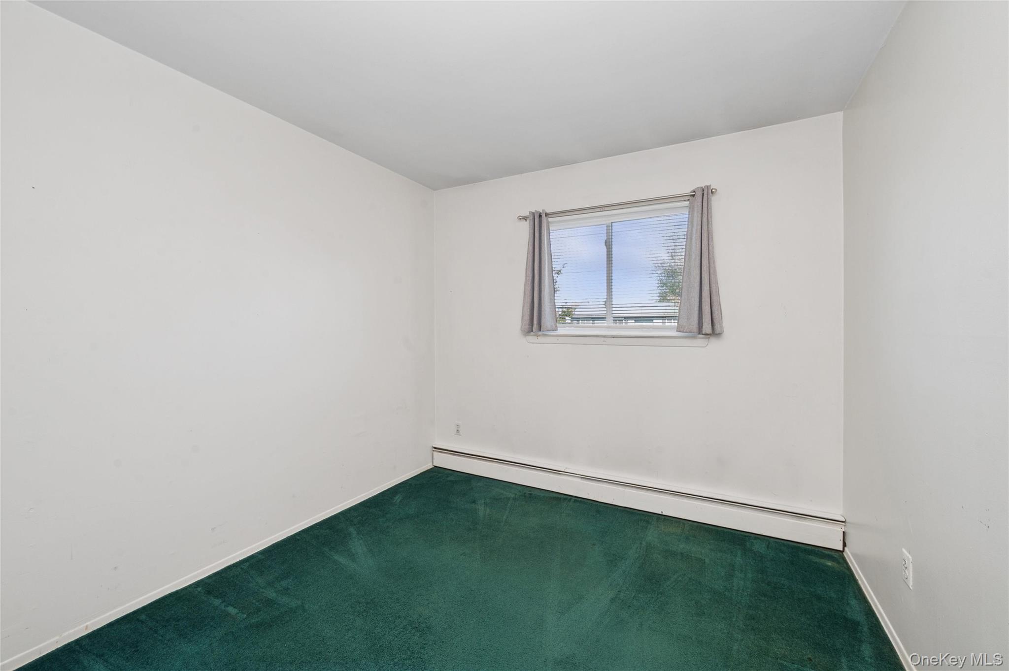 #17 photo, 80 Andrew Avenue, Islip Terrace , NY 11752