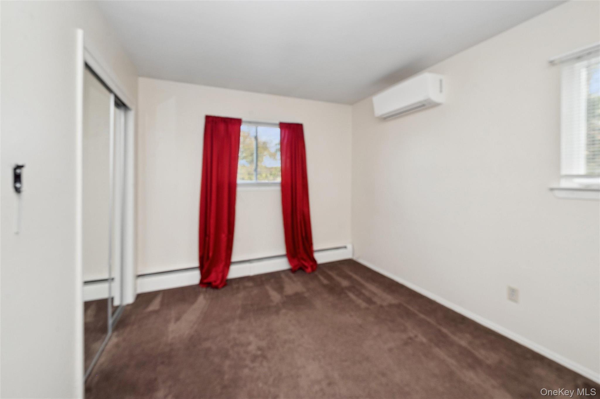 #18 photo, 80 Andrew Avenue, Islip Terrace , NY 11752