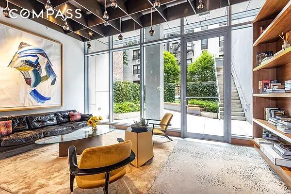 #18 photo, 180 6th Avenue, SoHo , NY 10013