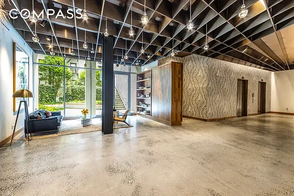 #19 photo, 180 6th Avenue, SoHo , NY 10013