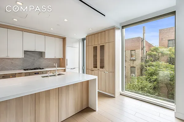 #9 photo, 180 6th Avenue, SoHo , NY 10013