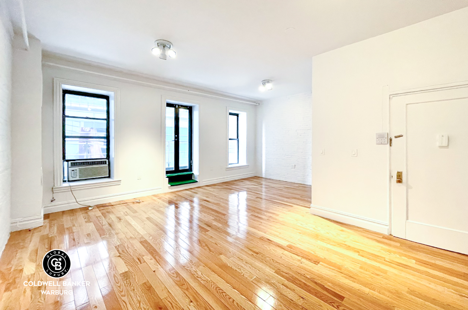 #4 photo, 16 E 58TH Street, Midtown East , NY 10022