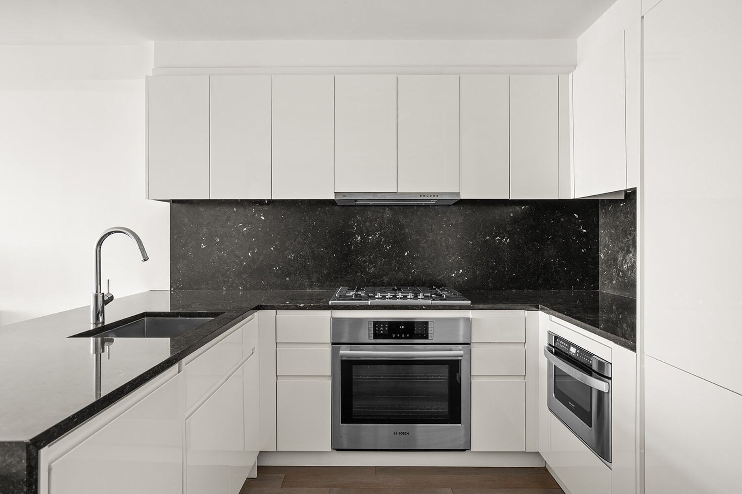 #7 photo, 385 1ST Avenue, Gramercy Park , NY 10010