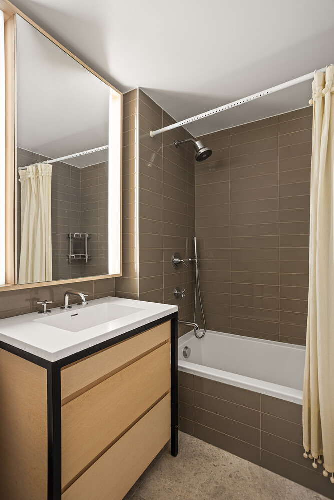 #9 photo, 385 1ST Avenue, Gramercy Park , NY 10010