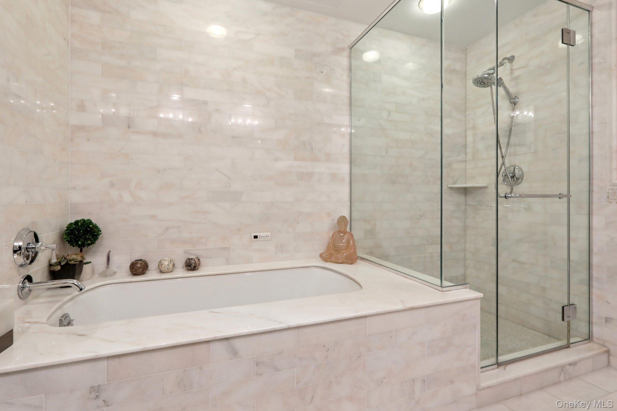 #12 photo, 5 Renaissance Square, White Plains , NY 10601