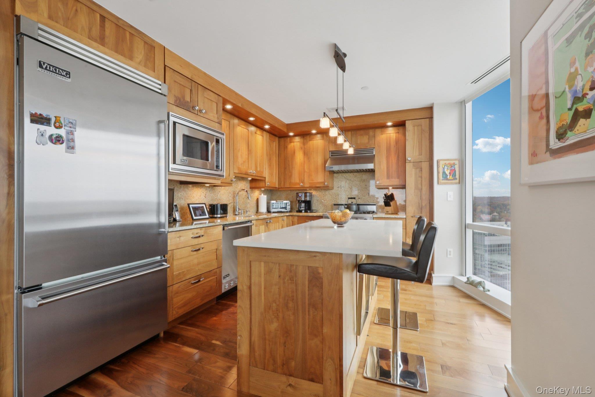 #4 photo, 5 Renaissance Square, White Plains , NY 10601