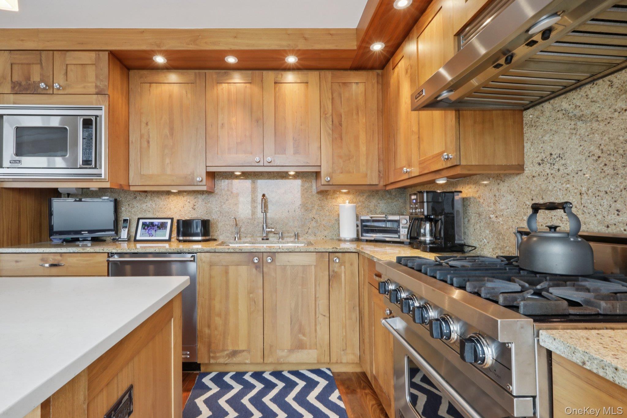 #6 photo, 5 Renaissance Square, White Plains , NY 10601