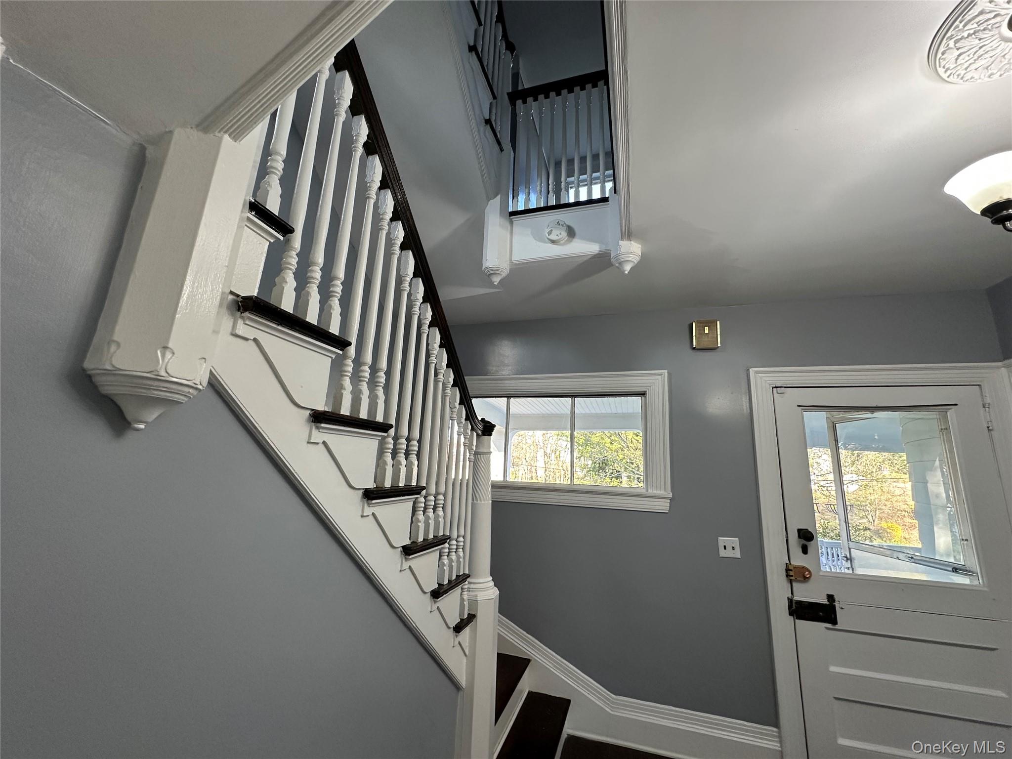 #7 photo, 8 The Serpentine, New Rochelle , NY 10801