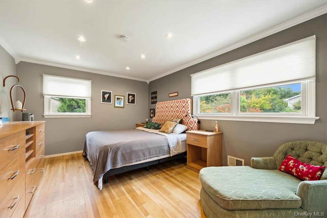 #14 photo, 20 Lancaster Drive, Suffern , NY 10901