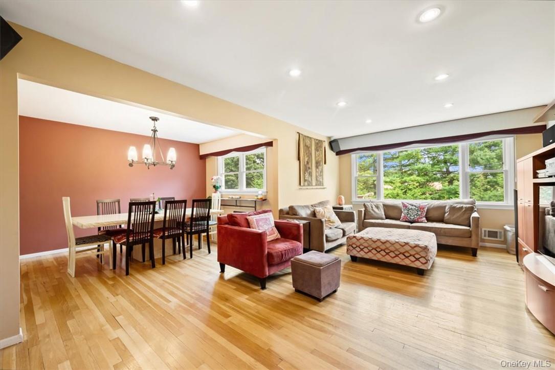 #6 photo, 20 Lancaster Drive, Suffern , NY 10901