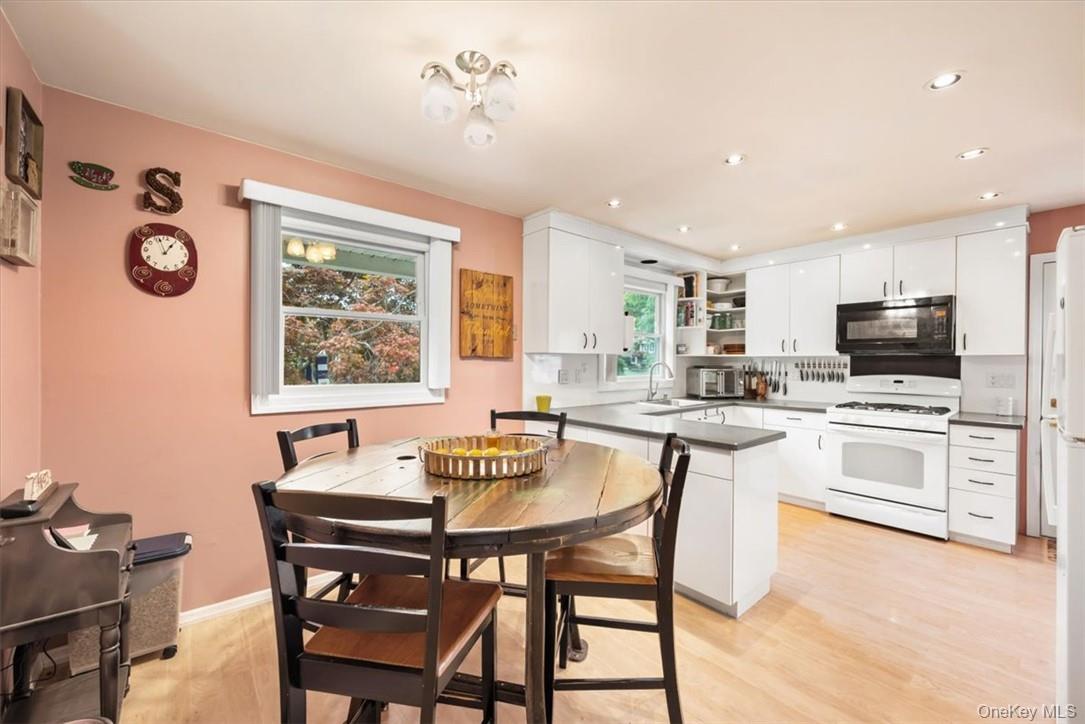 #9 photo, 20 Lancaster Drive, Suffern , NY 10901