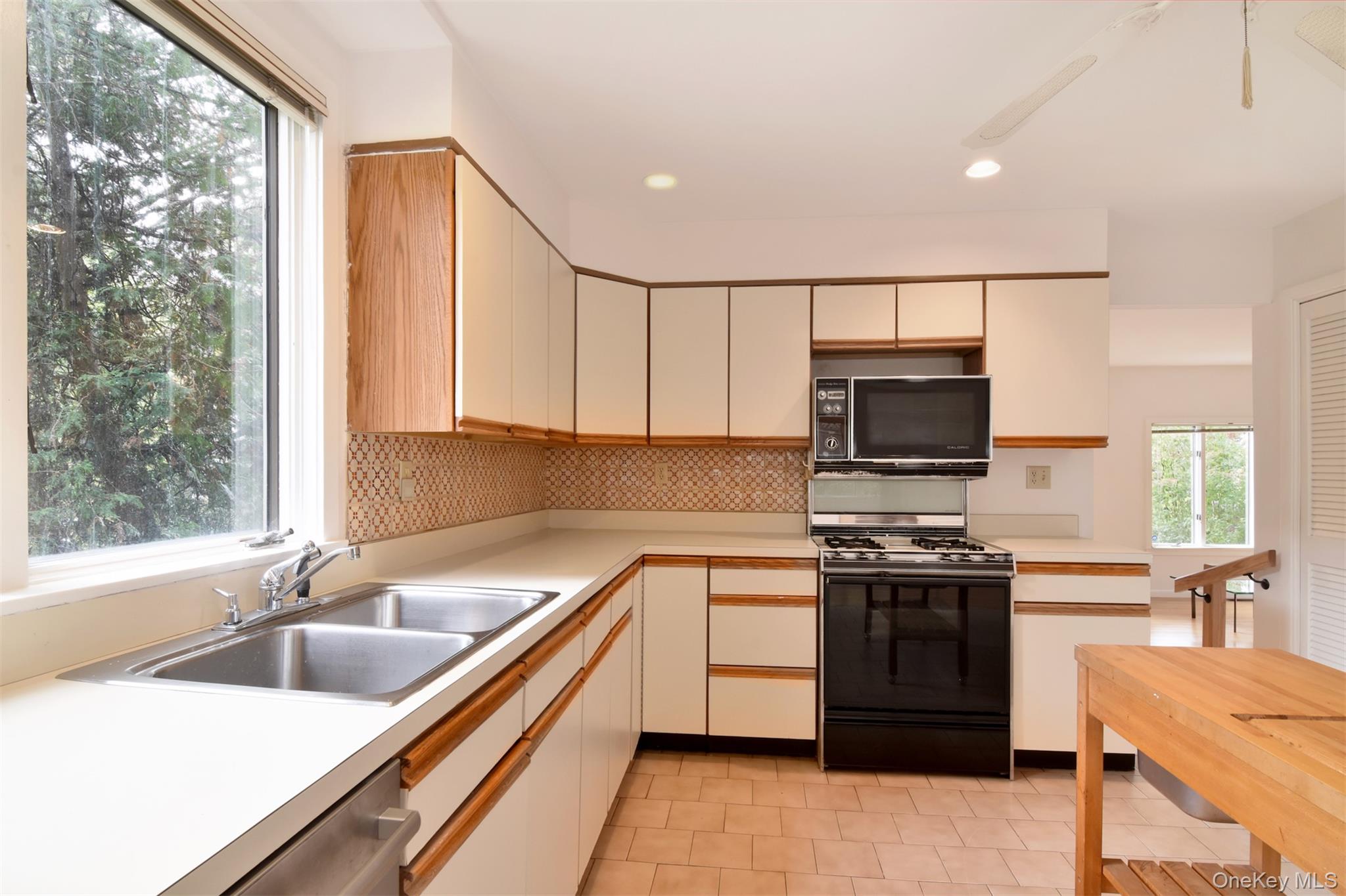 #14 photo, 42 Ravensdale Road, Hastings-on-Hudson , NY 10706