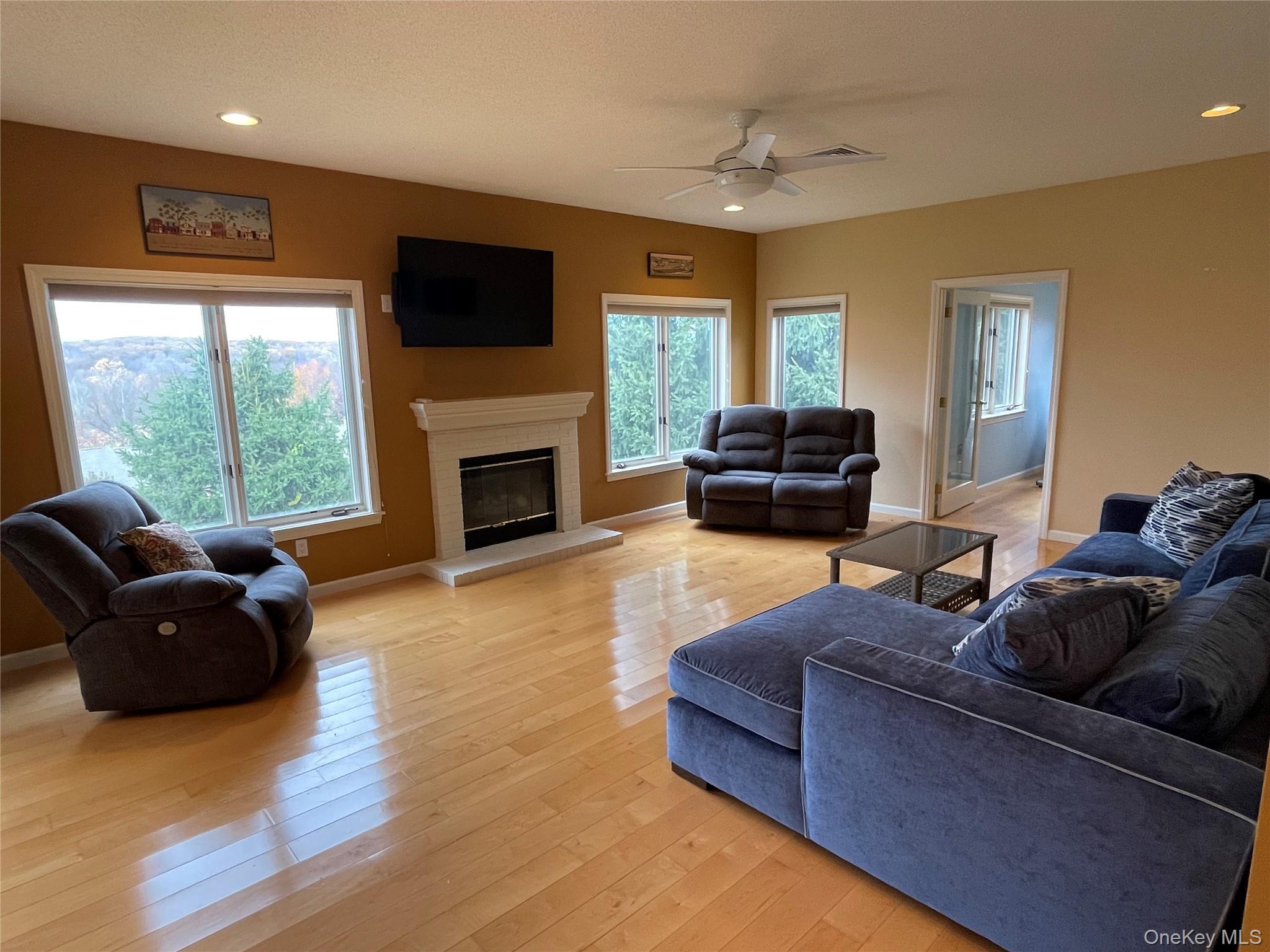 #19 photo, 418 Heritage Hills, Somers , NY 10589