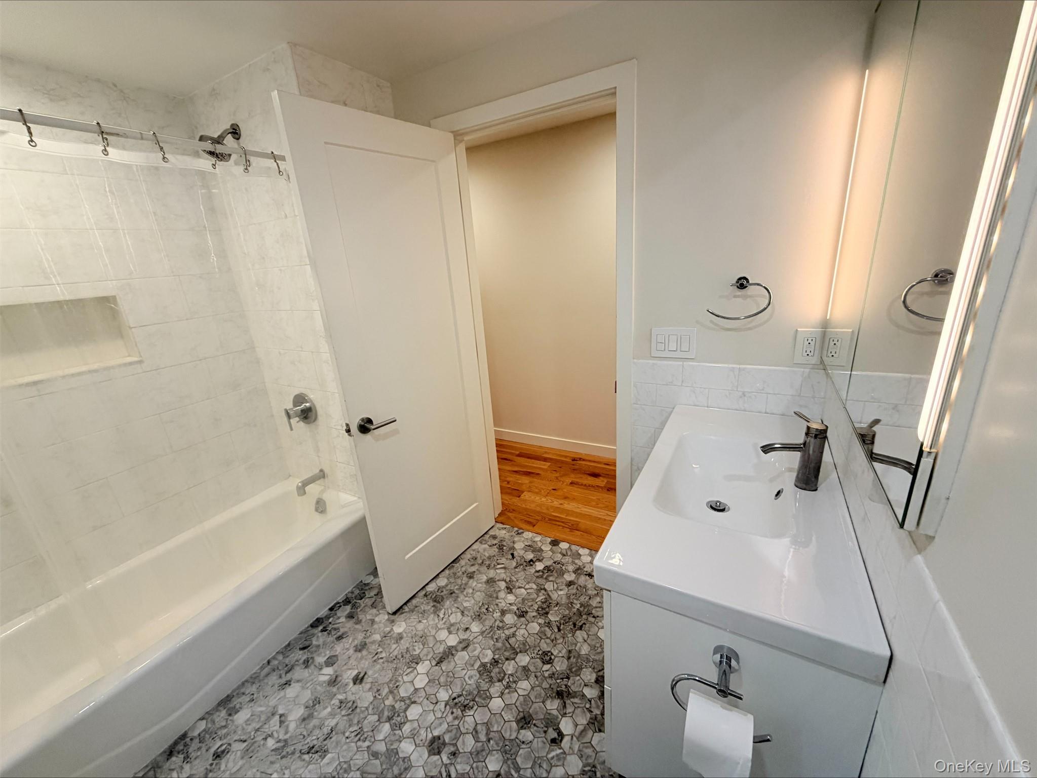 #12 photo, 437 Warburton Avenue, Hastings-on-Hudson , NY 10706