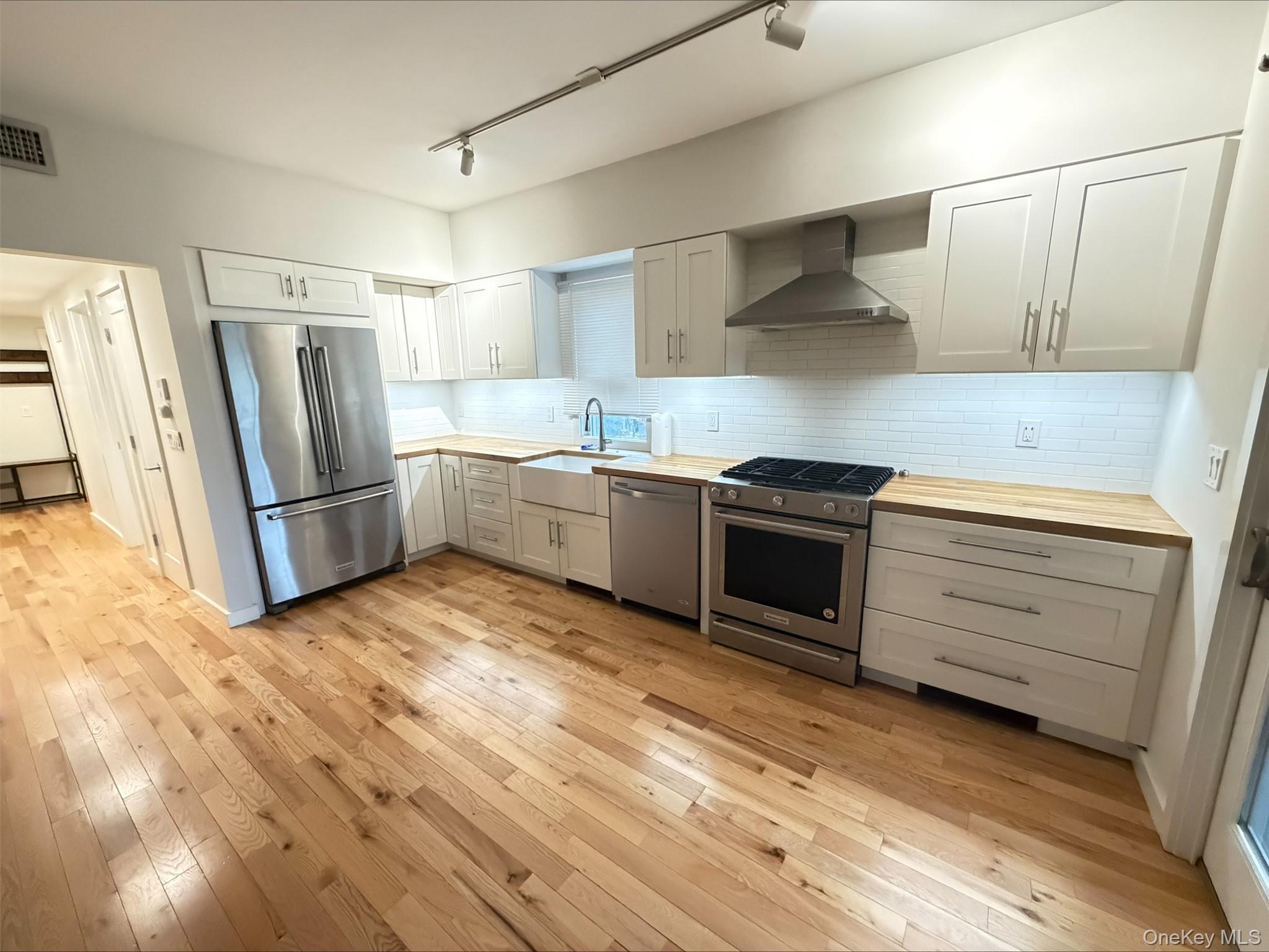 #2 photo, 437 Warburton Avenue, Hastings-on-Hudson , NY 10706