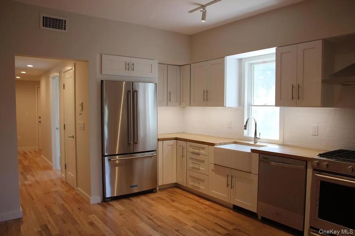 #4 photo, 437 Warburton Avenue, Hastings-on-Hudson , NY 10706