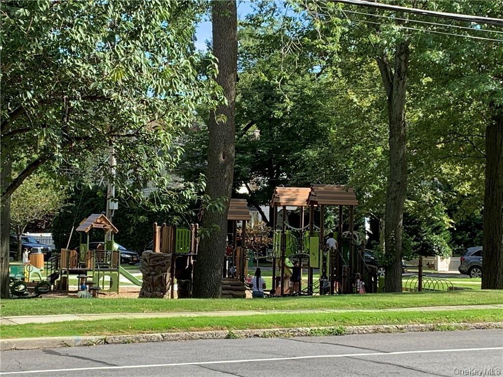 #19 photo, 1833 Palmer Avenue, Larchmont , NY 10538