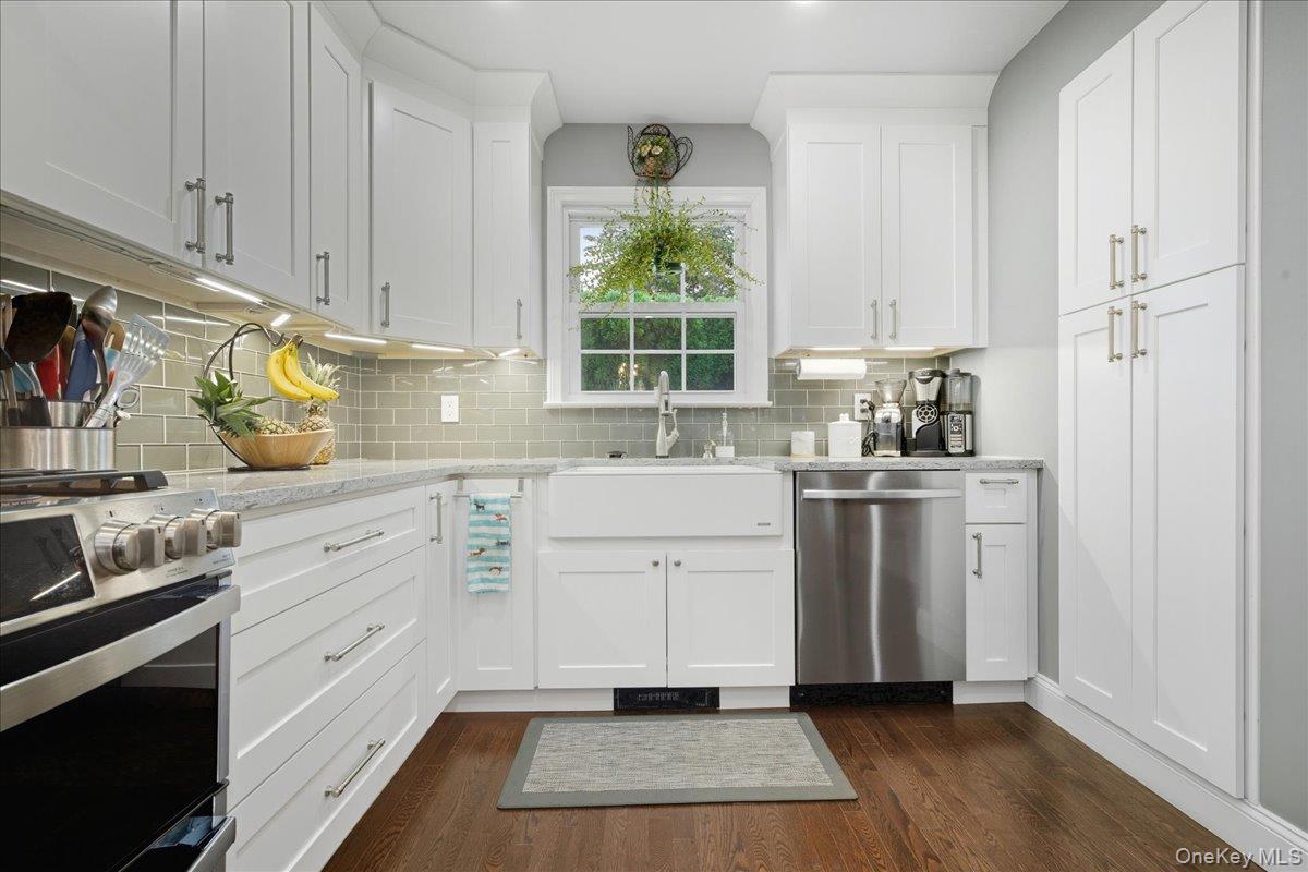 #11 photo, 1800 Carlisle Place, Merrick , NY 11566