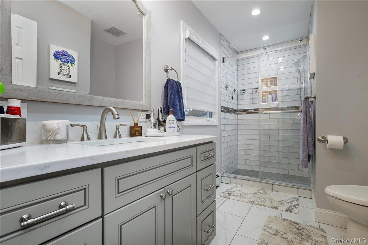 #17 photo, 1800 Carlisle Place, Merrick , NY 11566