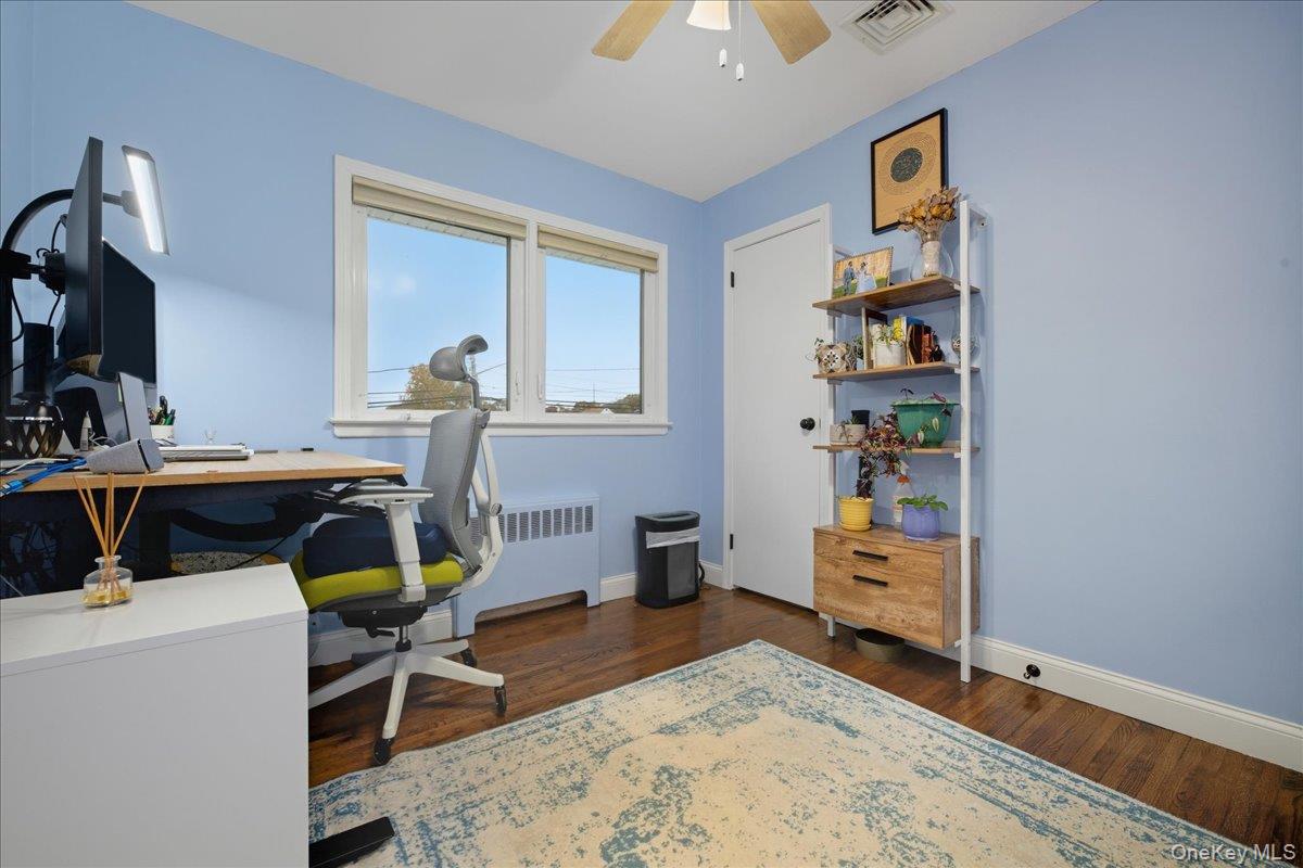 #19 photo, 1800 Carlisle Place, Merrick , NY 11566