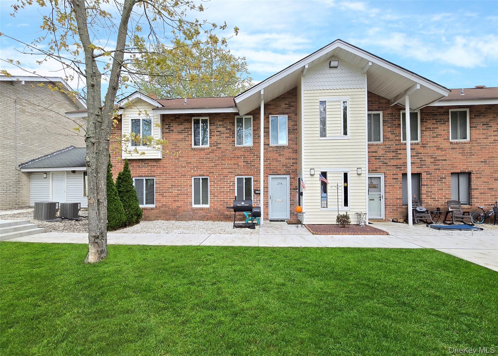 #1 photo, 27 Cheyenne Court, Coram , NY 11727