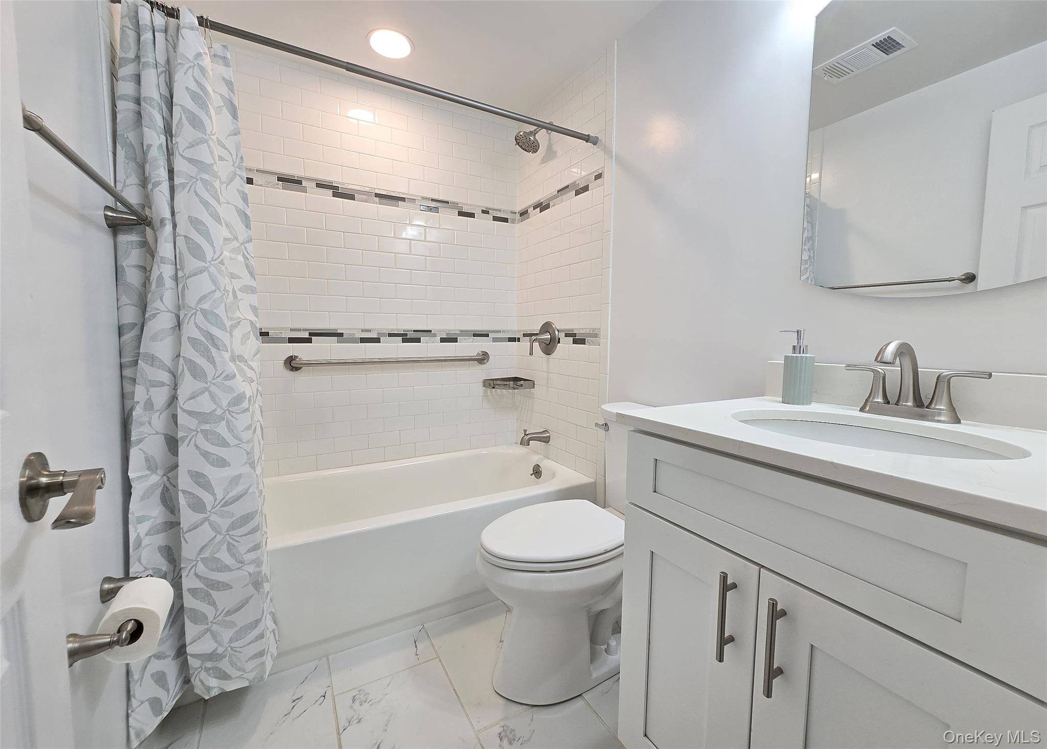 #10 photo, 27 Cheyenne Court, Coram , NY 11727