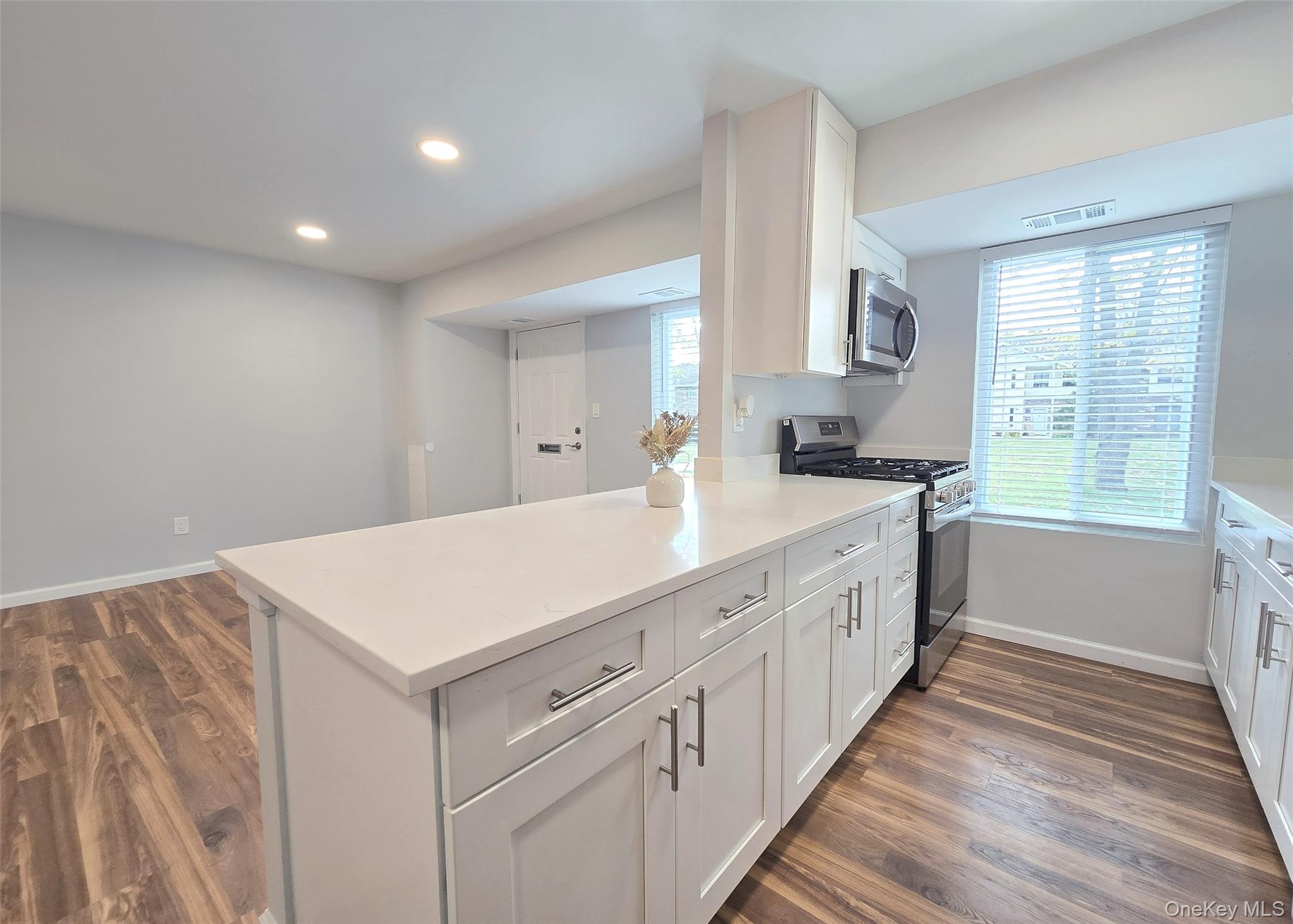 #7 photo, 27 Cheyenne Court, Coram , NY 11727