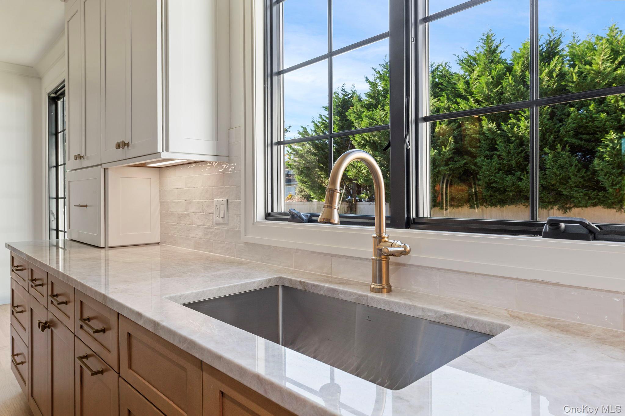 #10 photo, 16 Otsego Place, Jericho , NY 11753