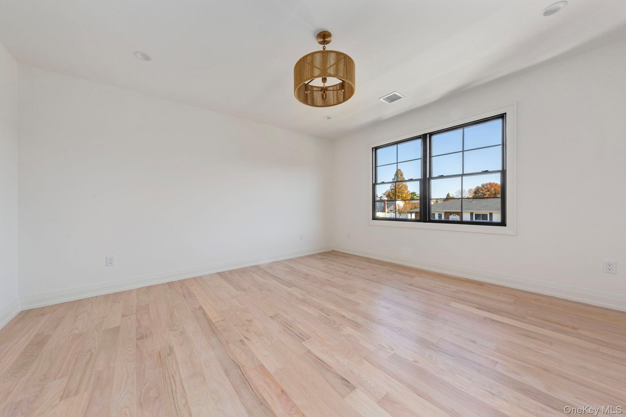 #14 photo, 16 Otsego Place, Jericho , NY 11753