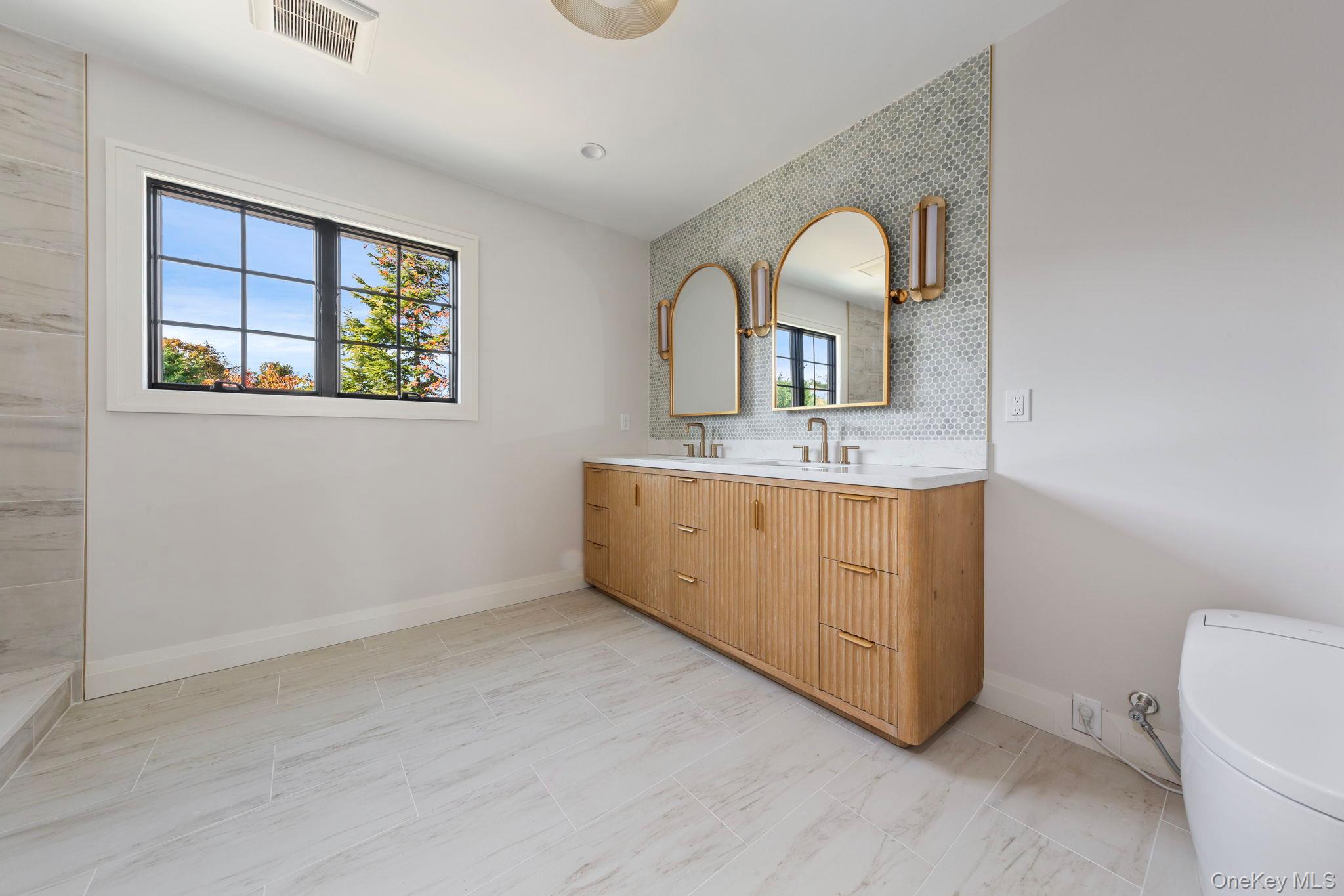 #17 photo, 16 Otsego Place, Jericho , NY 11753