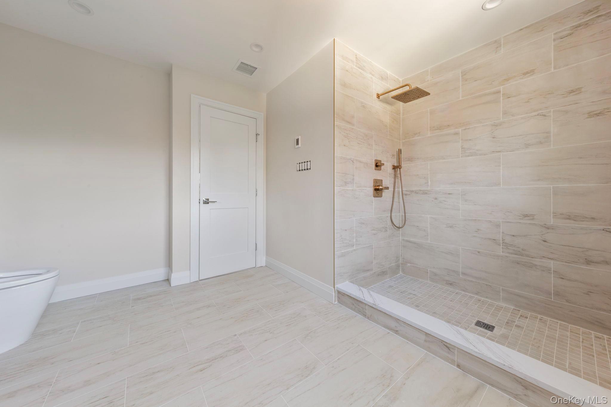 #18 photo, 16 Otsego Place, Jericho , NY 11753