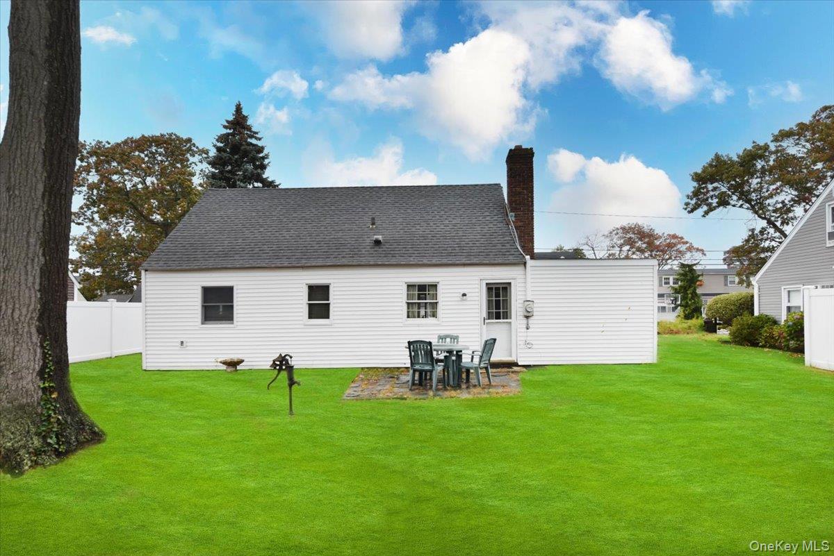 #18 photo, 86 Cleveland Avenue, Massapequa , NY 11758