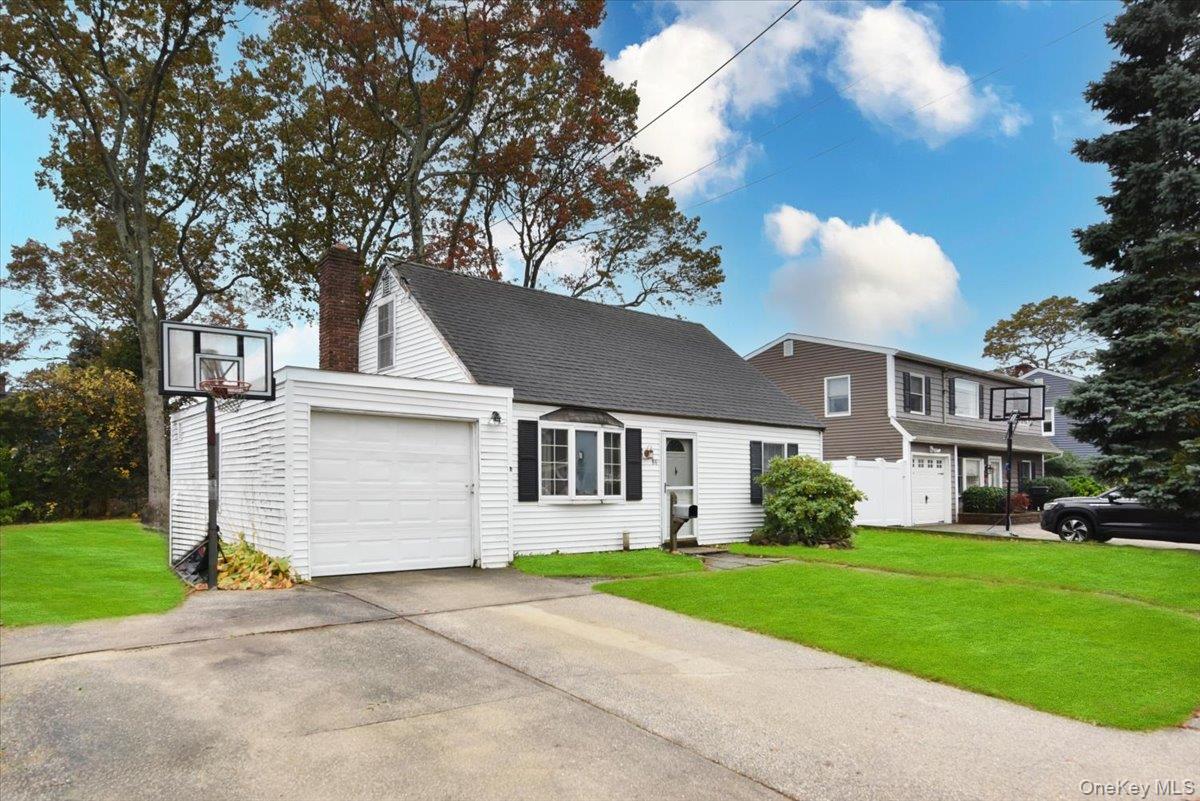 #2 photo, 86 Cleveland Avenue, Massapequa , NY 11758