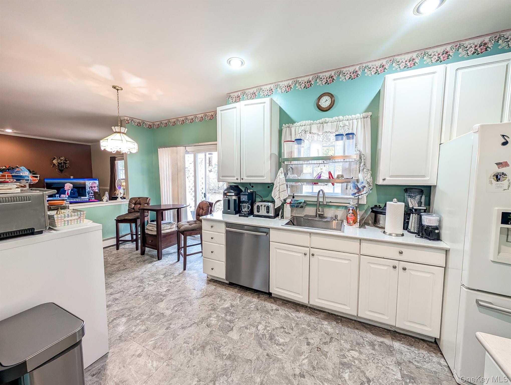 #11 photo, 73 Chardonnay Drive, Coram , NY 11727