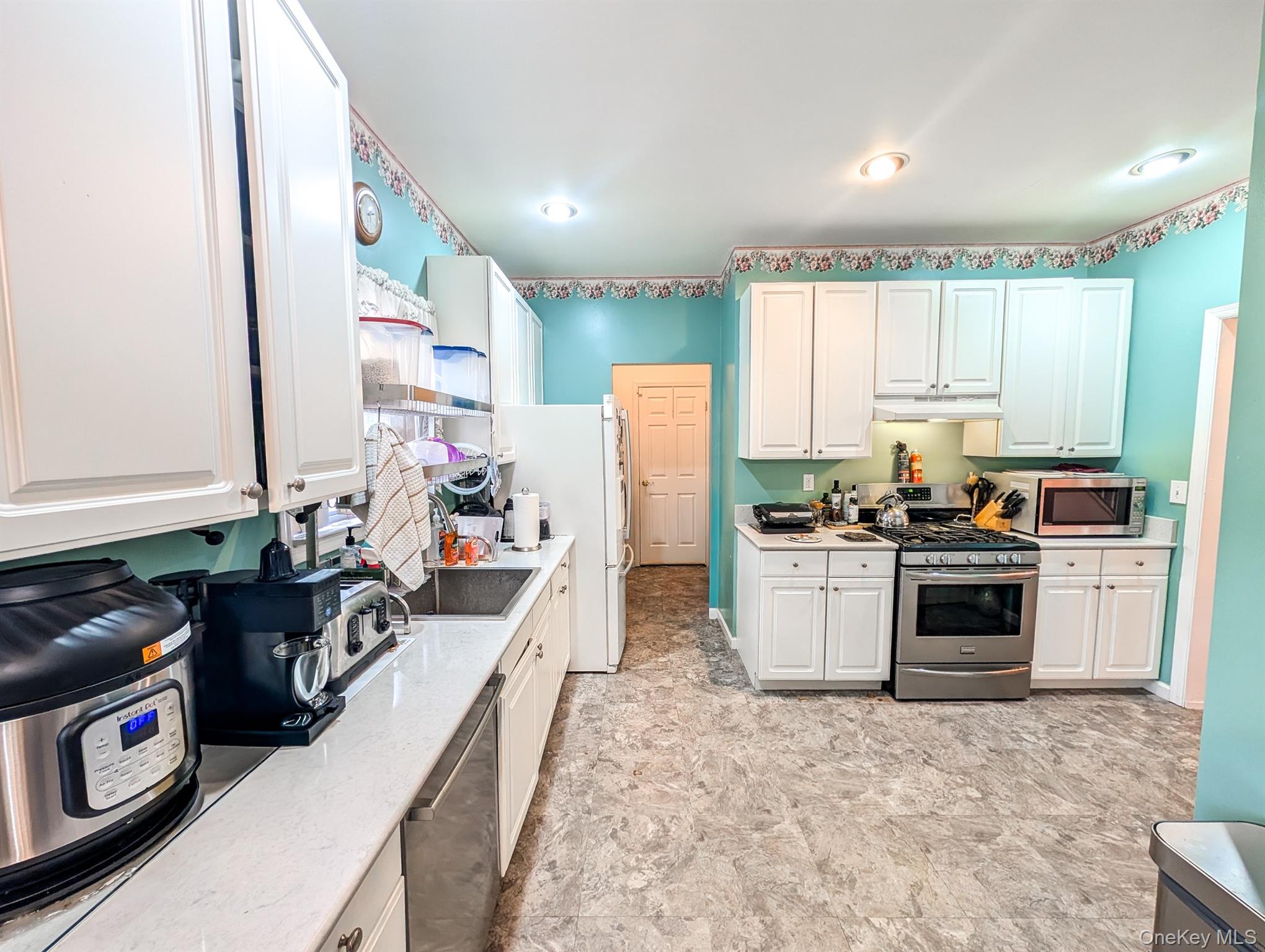 #9 photo, 73 Chardonnay Drive, Coram , NY 11727