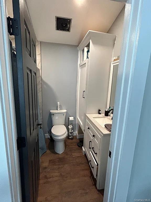 #8 photo, 118 Lexington Road, Shirley , NY 11967