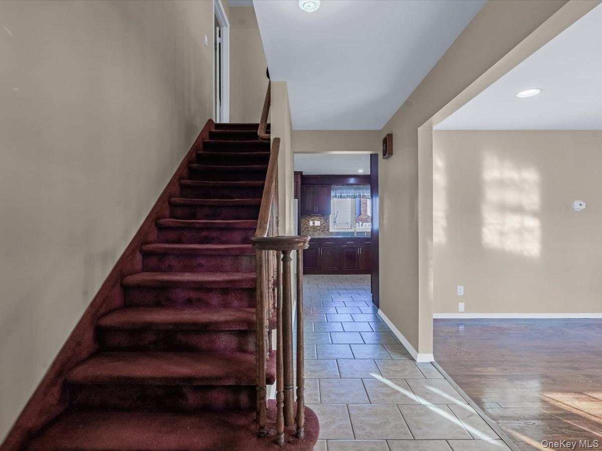 #13 photo, 23 Paul Court, North Babylon , NY 11703