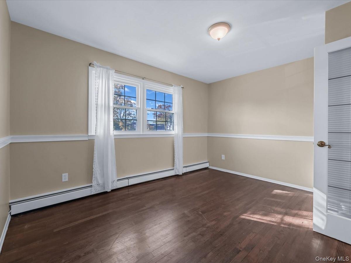 #19 photo, 23 Paul Court, North Babylon , NY 11703